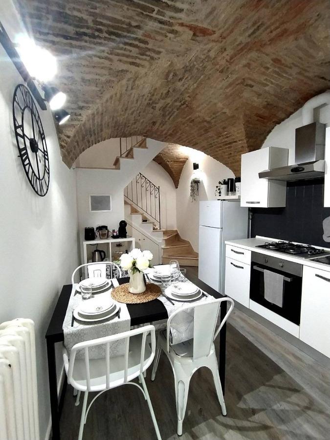 Casa In Centro Storico Vista Gran Sasso Apartment Atri Luaran gambar