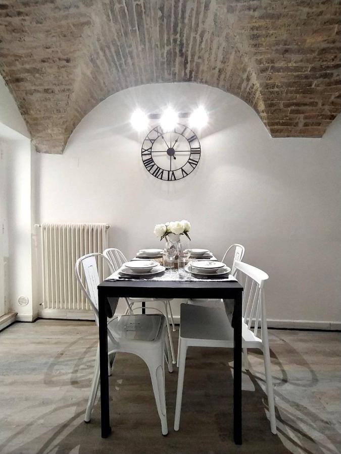 Casa In Centro Storico Vista Gran Sasso Apartment Atri Luaran gambar