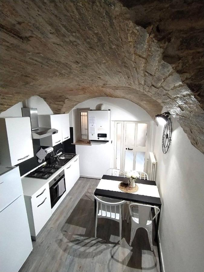 Casa In Centro Storico Vista Gran Sasso Apartment Atri Luaran gambar