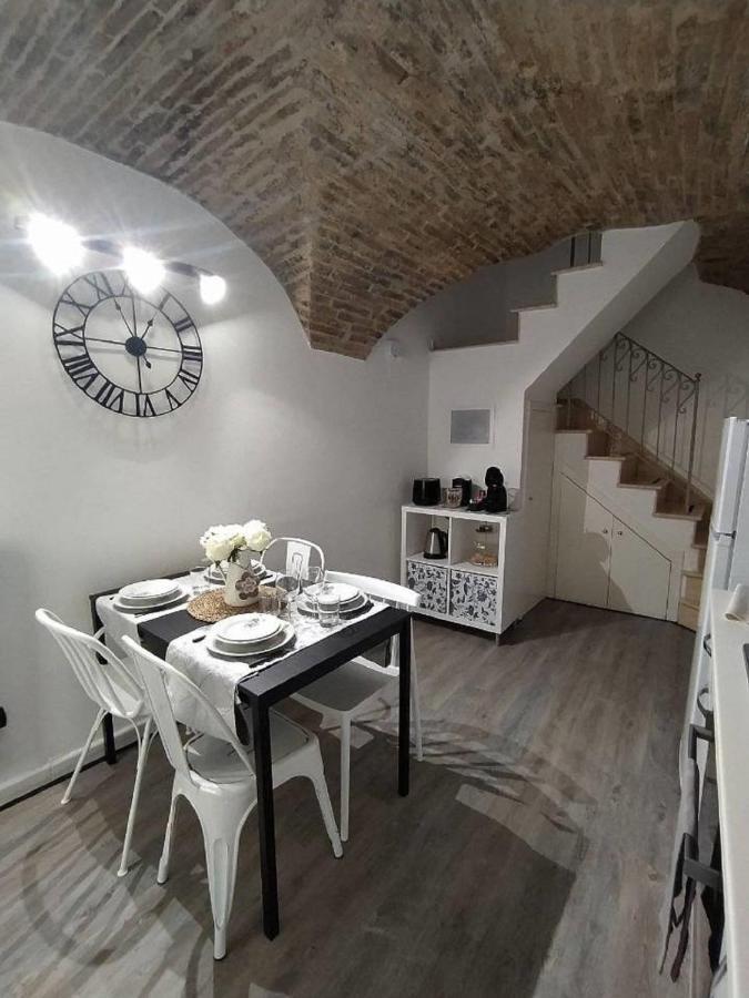 Casa In Centro Storico Vista Gran Sasso Apartment Atri Luaran gambar
