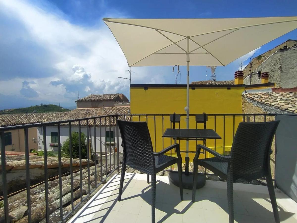 Casa In Centro Storico Vista Gran Sasso Apartment Atri Luaran gambar